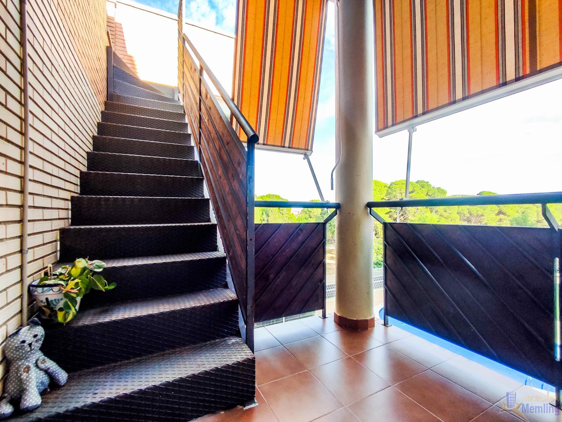 For sale of penthouse in Cambrils