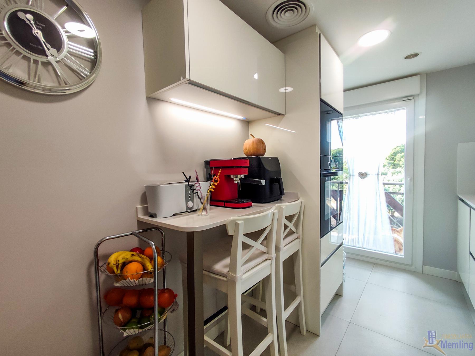 For sale of penthouse in Cambrils
