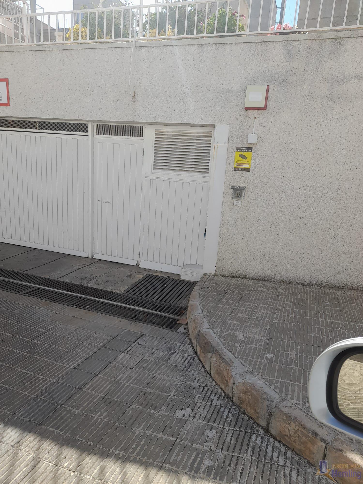 For sale of garage in Cambrils