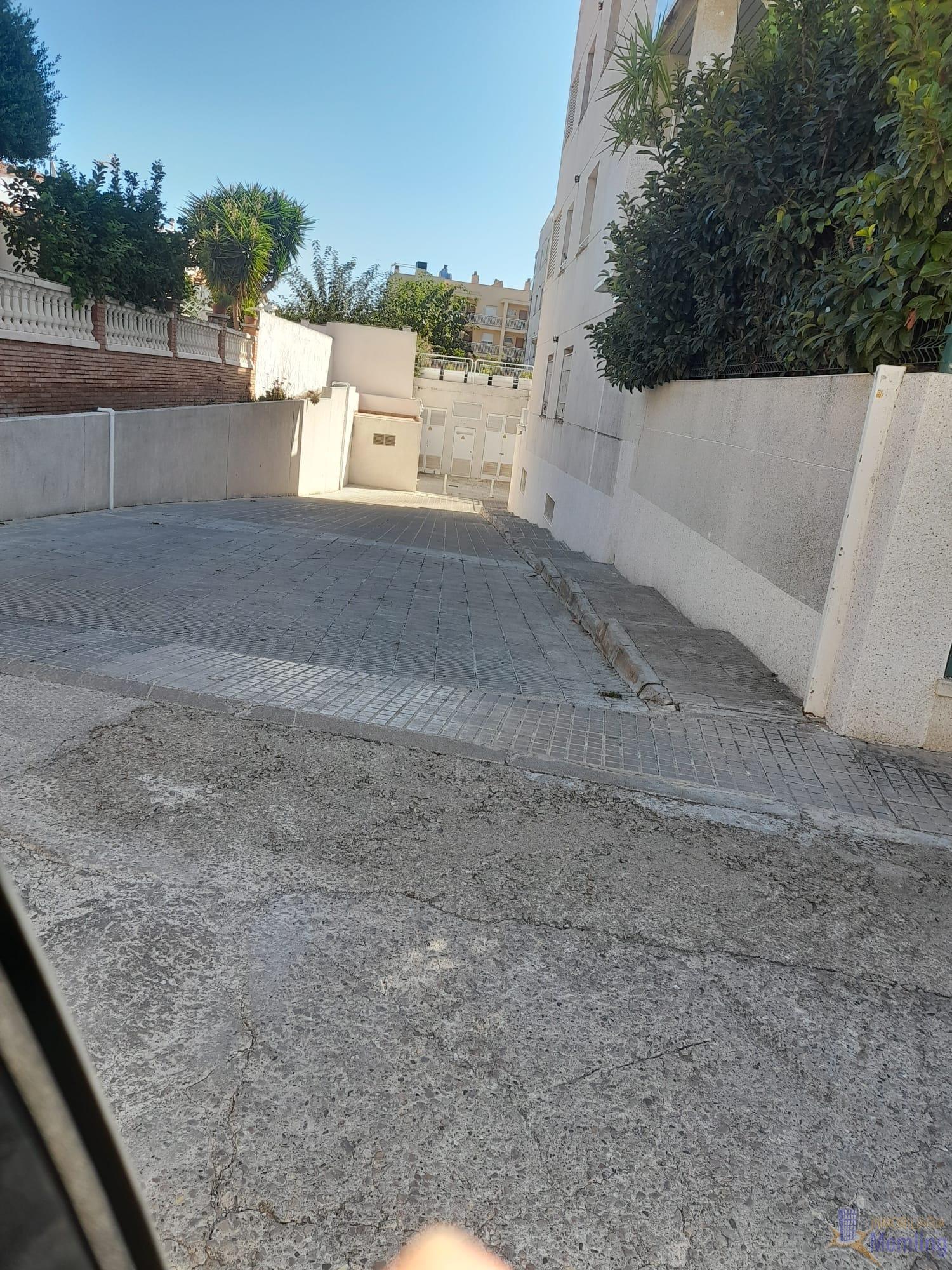 For sale of garage in Cambrils