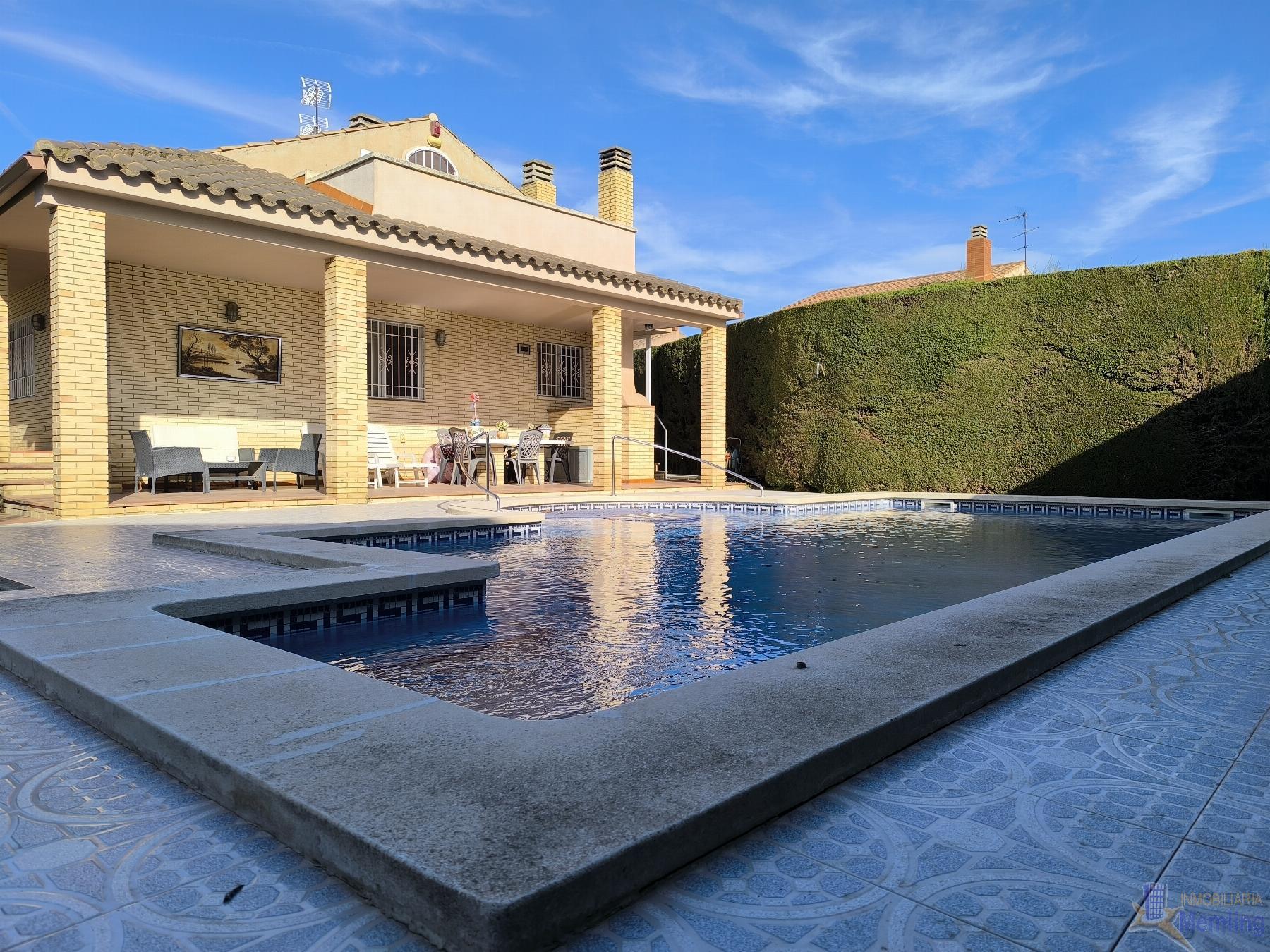 For sale of chalet in Cambrils