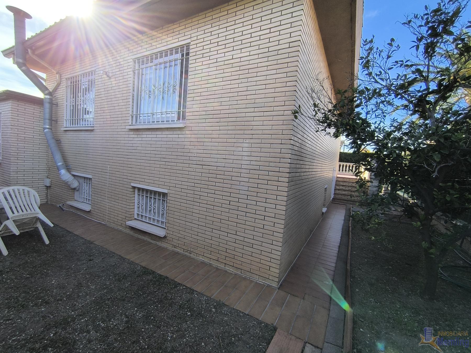 For sale of chalet in Cambrils