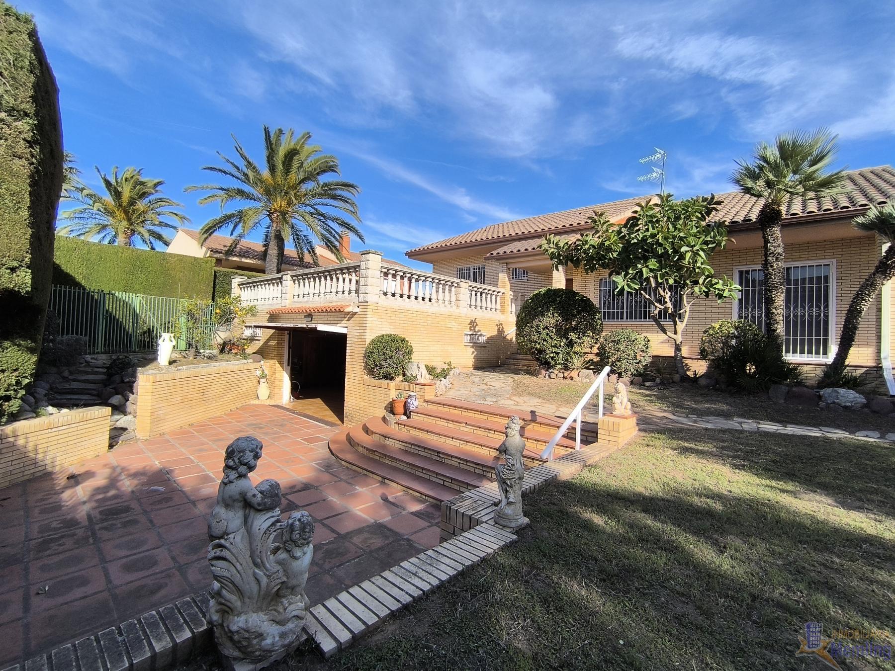For sale of chalet in Cambrils