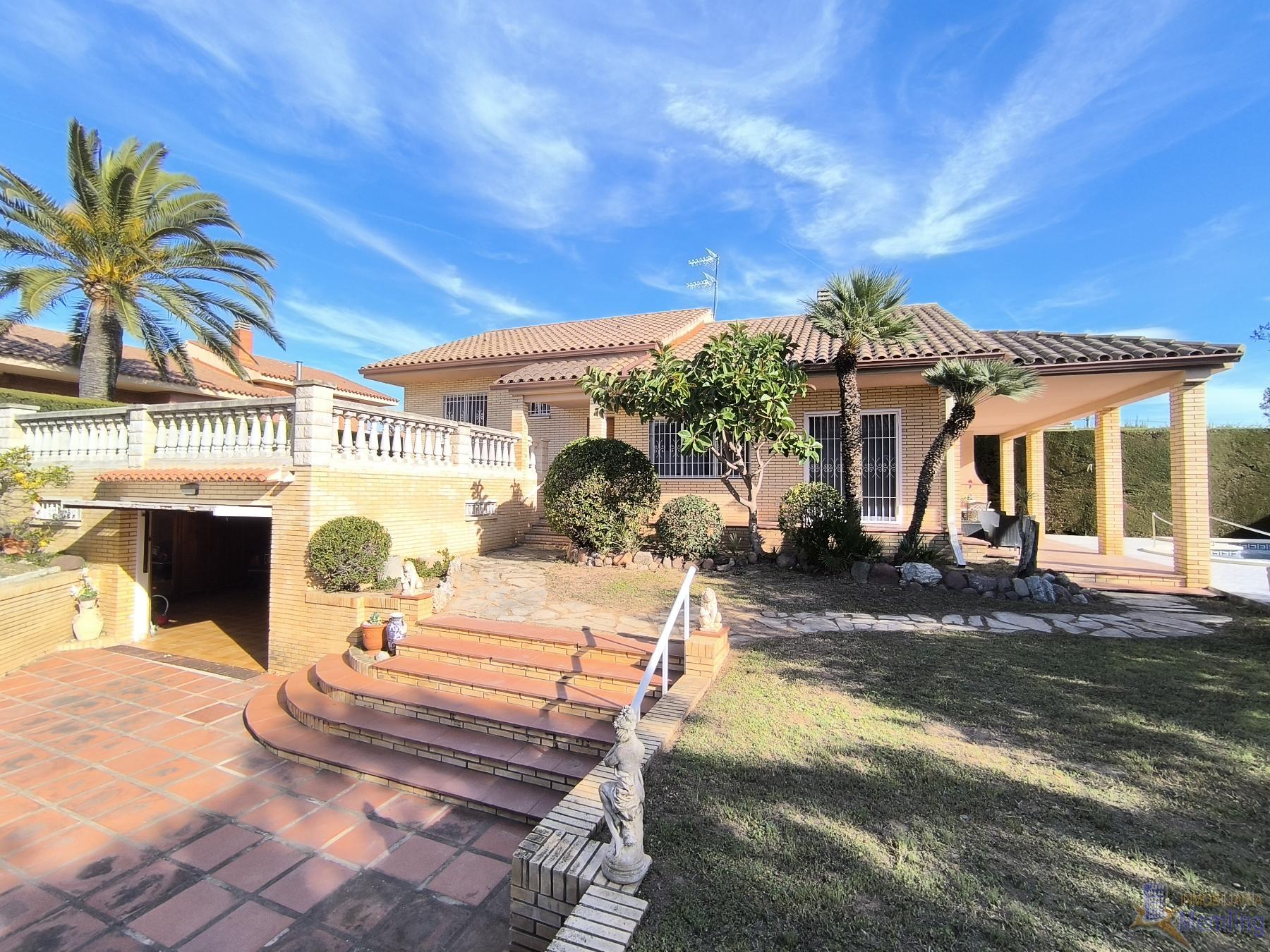 For sale of chalet in Cambrils