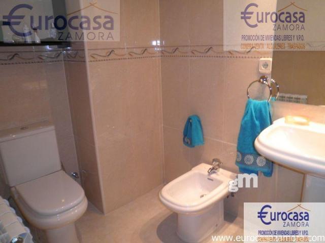 For sale of flat in Zamora