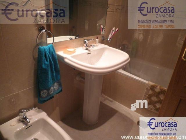 For sale of flat in Zamora