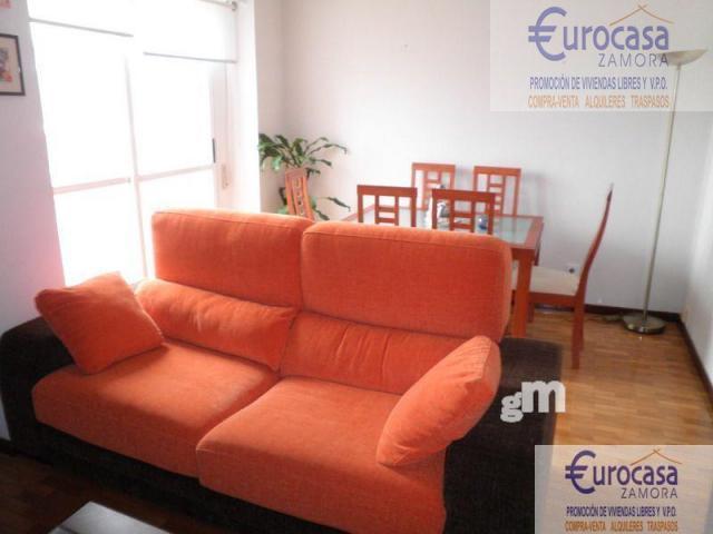 For sale of duplex in Zamora