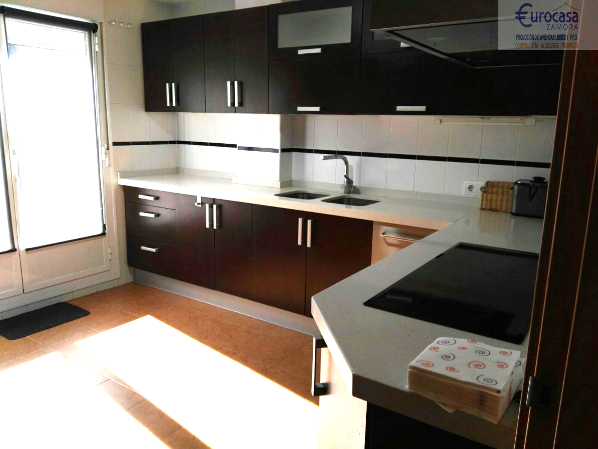 For sale of chalet in Villaralbo