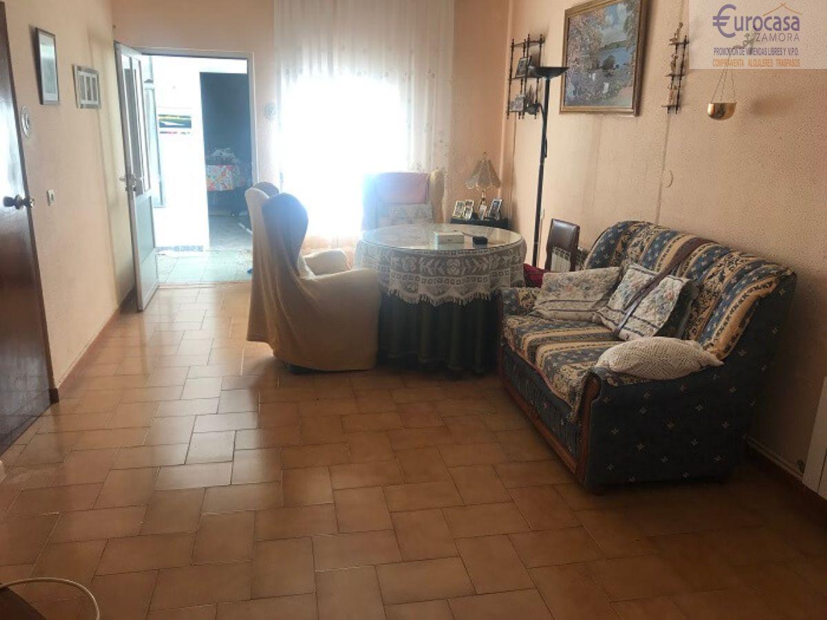 Venta de casa en Montamarta