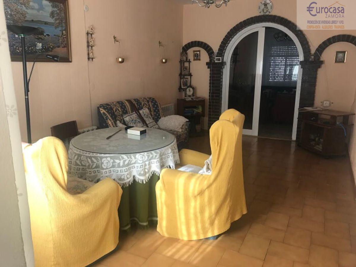 Venta de casa en Montamarta