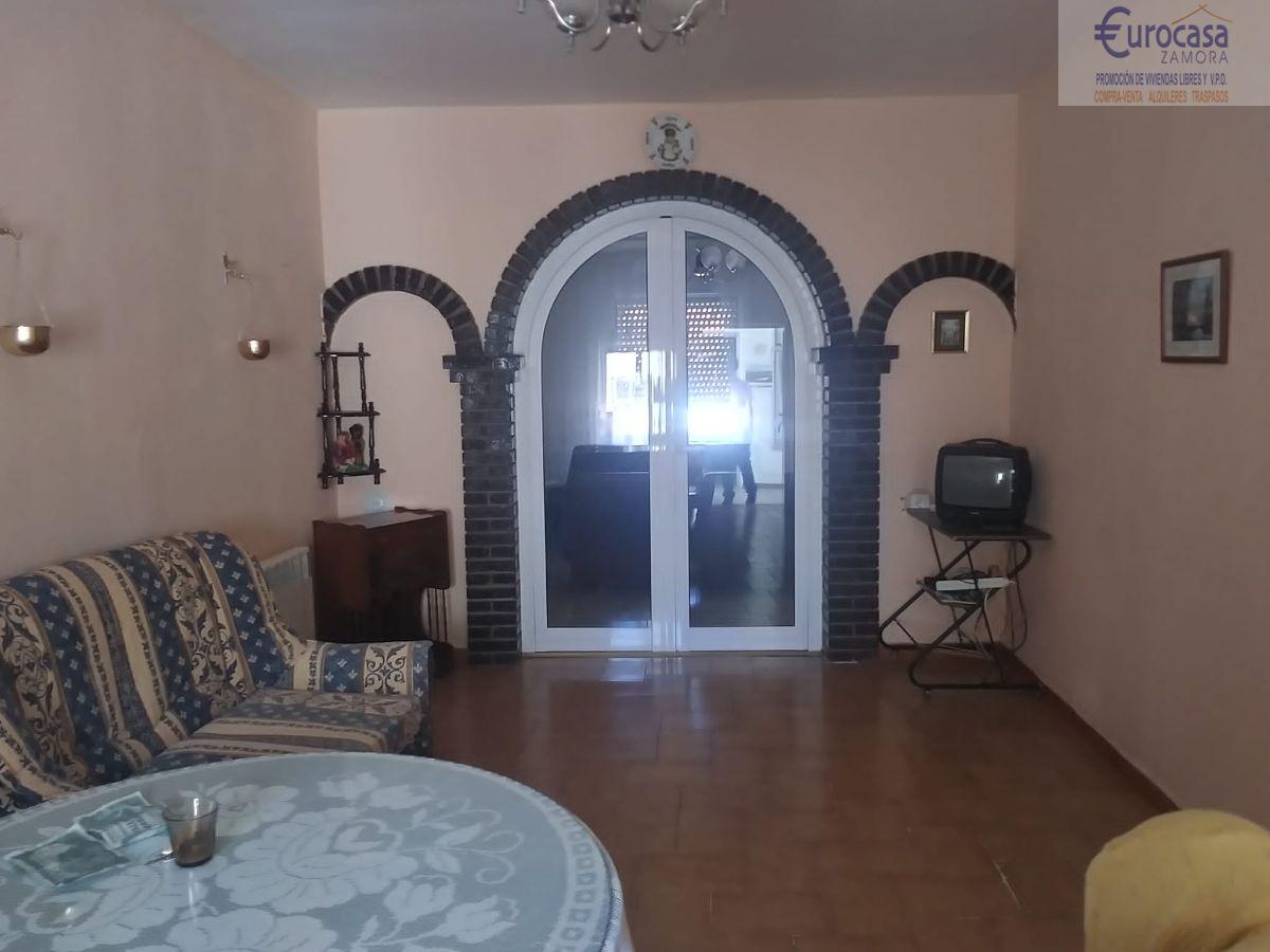 Venta de casa en Montamarta