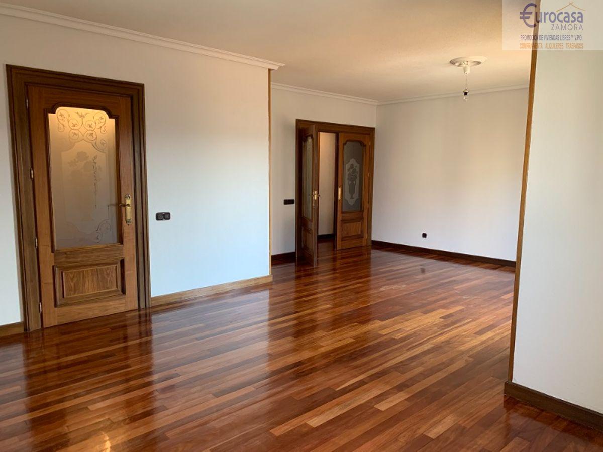 For sale of flat in Zamora