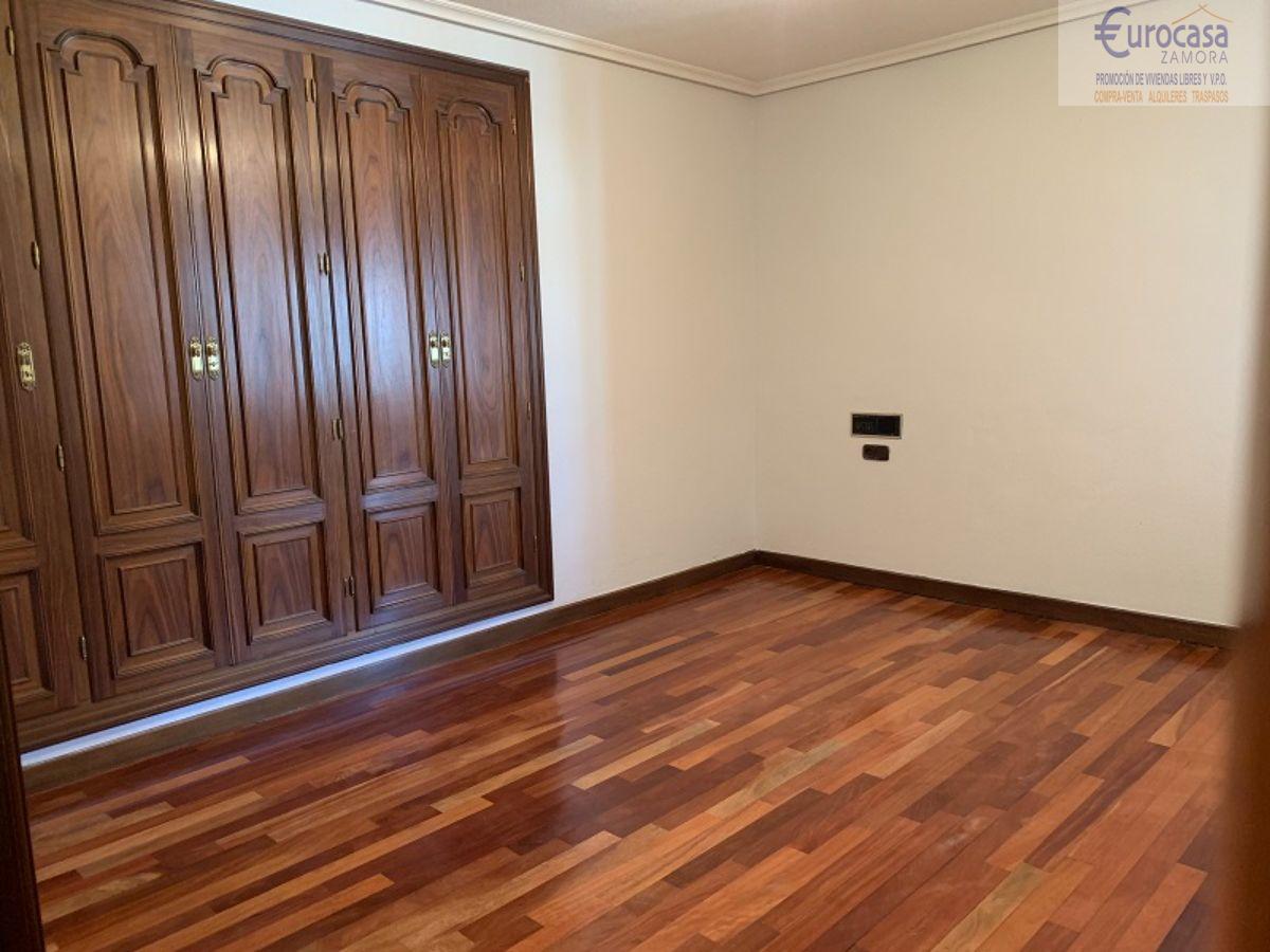 For sale of flat in Zamora