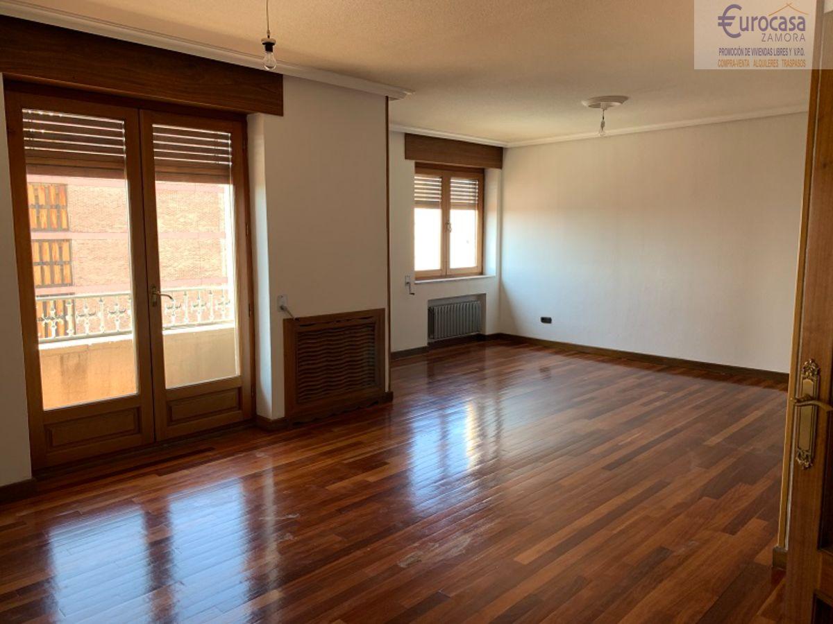 For sale of flat in Zamora