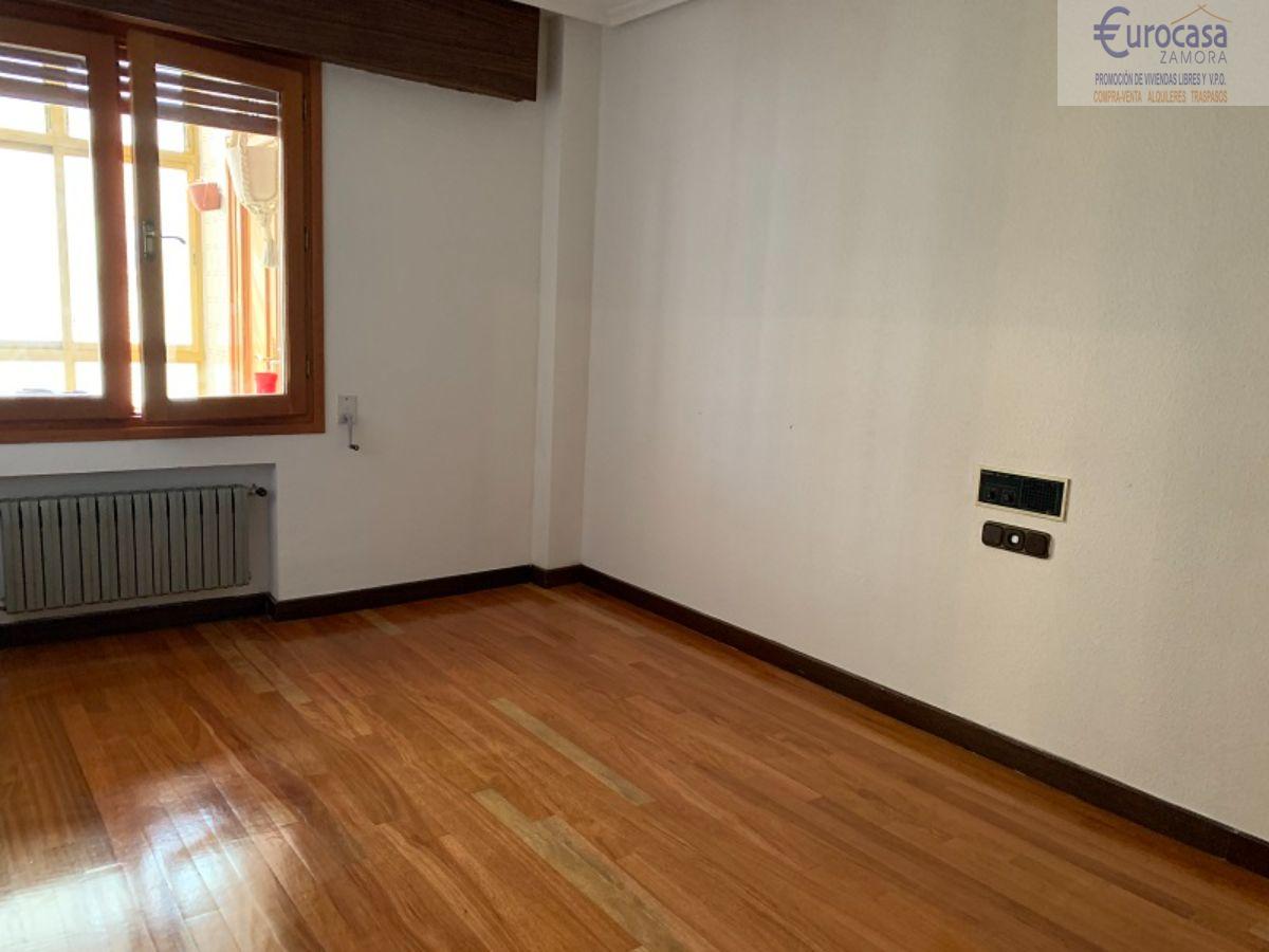 For sale of flat in Zamora