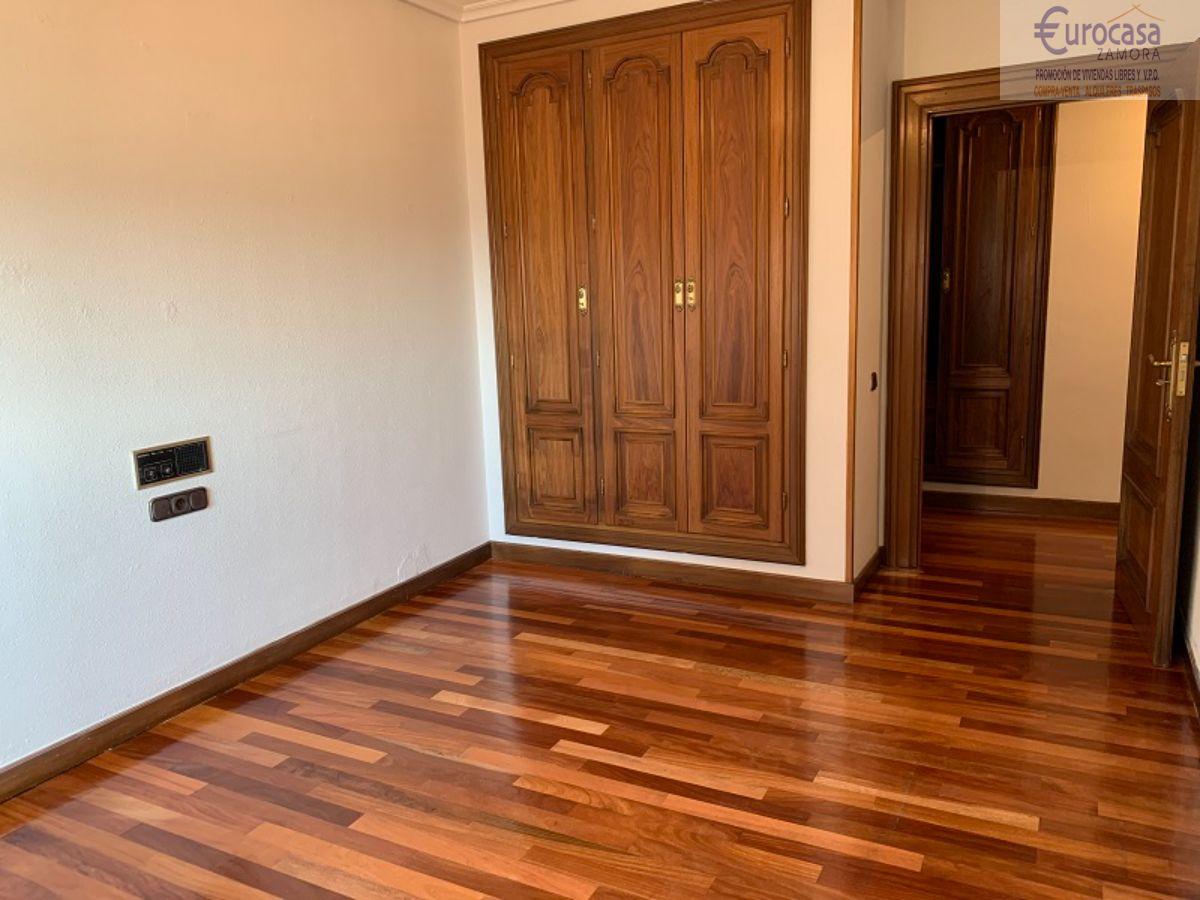 For sale of flat in Zamora