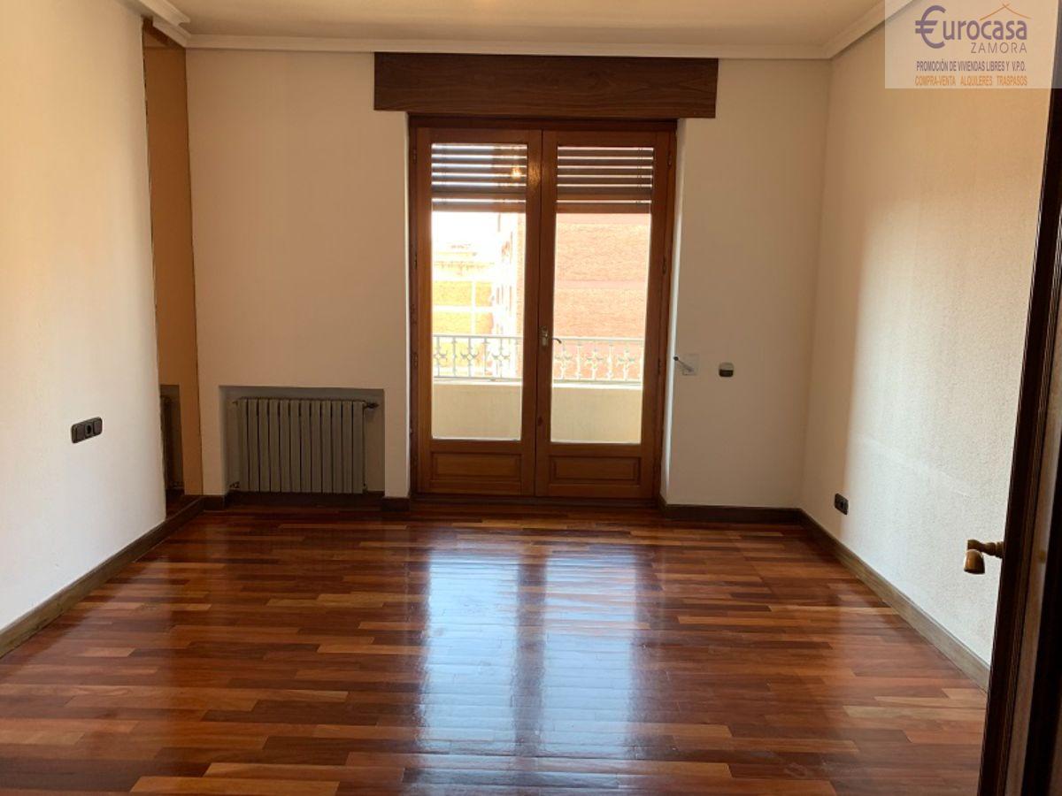 For sale of flat in Zamora