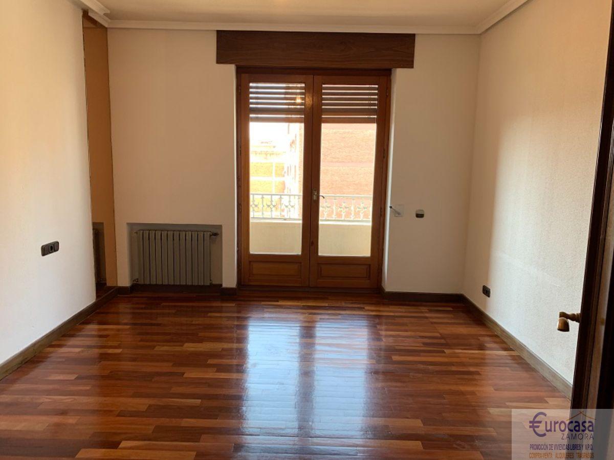 For sale of flat in Zamora