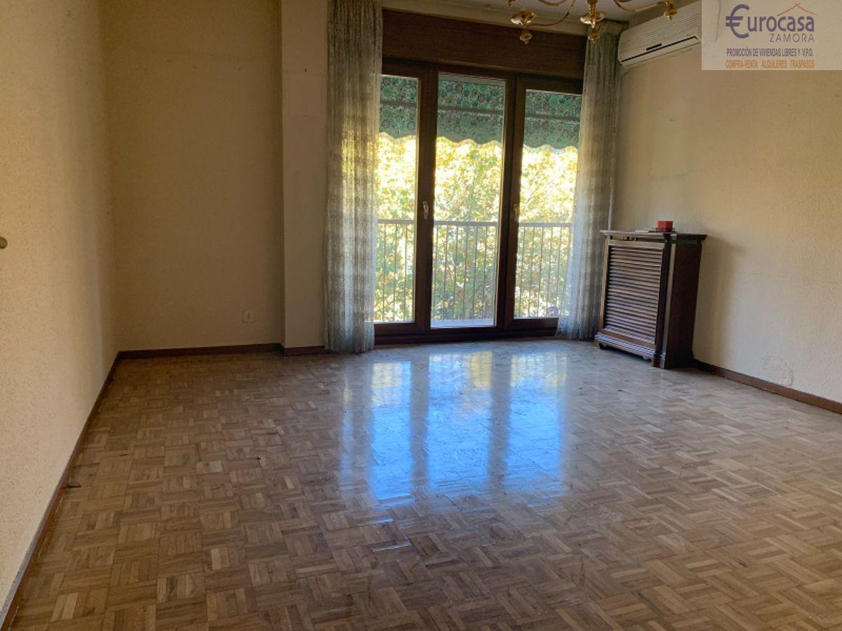 For sale of flat in Zamora