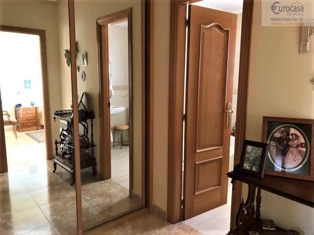 For sale of chalet in Zamora