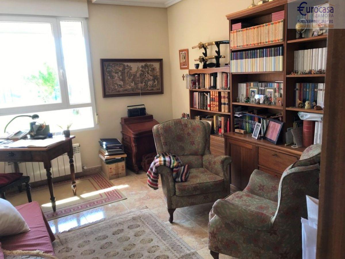 For sale of chalet in Zamora