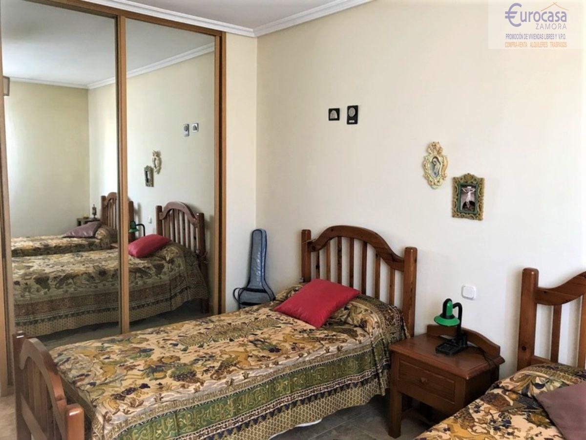For sale of chalet in Zamora