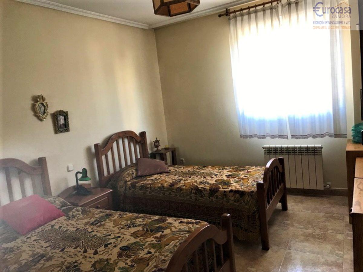 For sale of chalet in Zamora