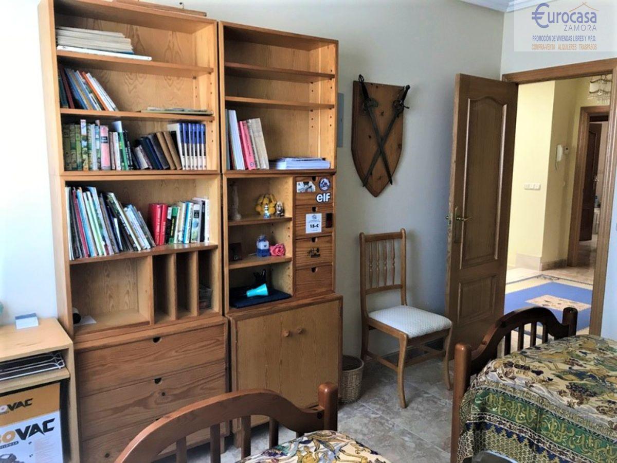 For sale of chalet in Zamora