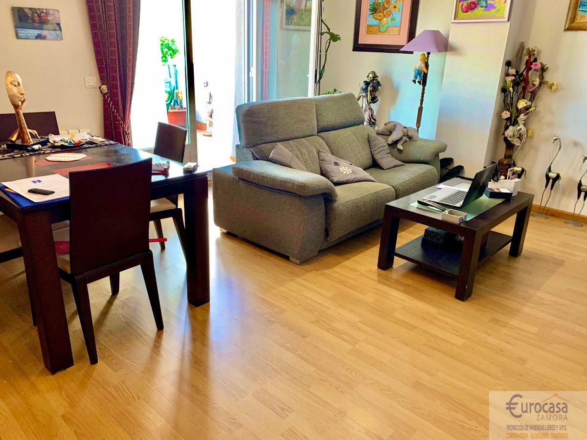For sale of penthouse in Zamora