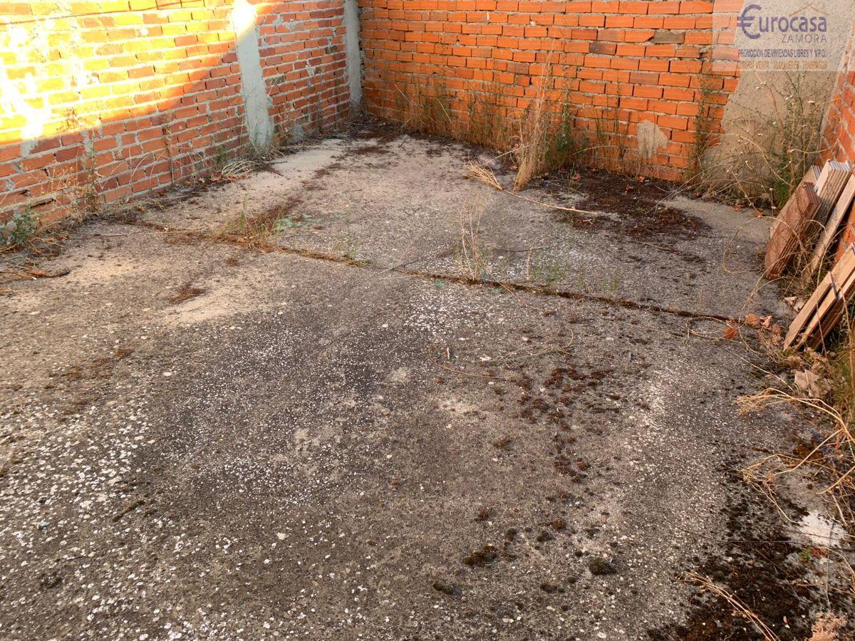 For sale of house in Villaralbo