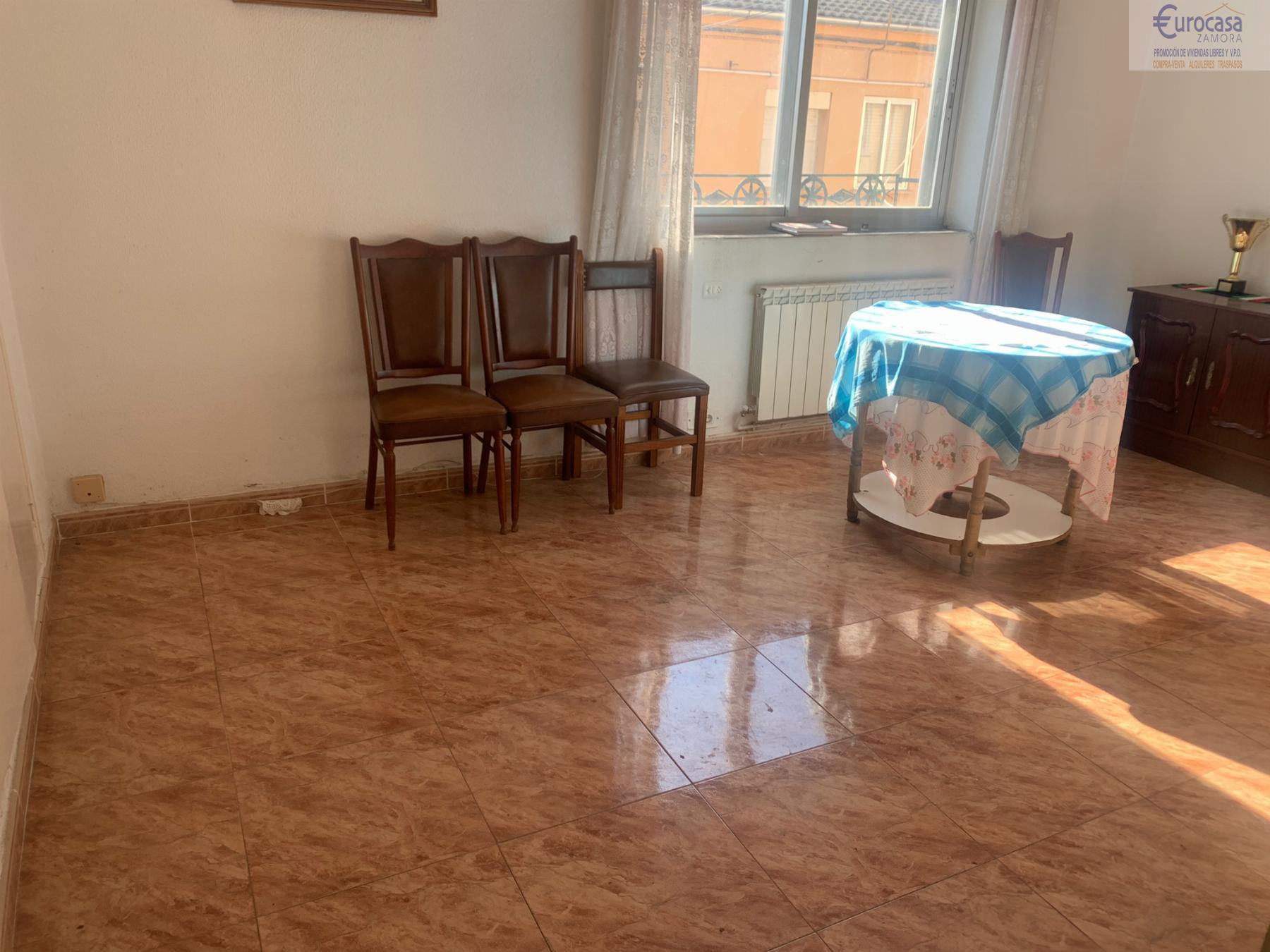 For sale of flat in Zamora