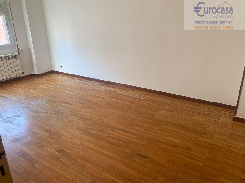 For sale of flat in Zamora