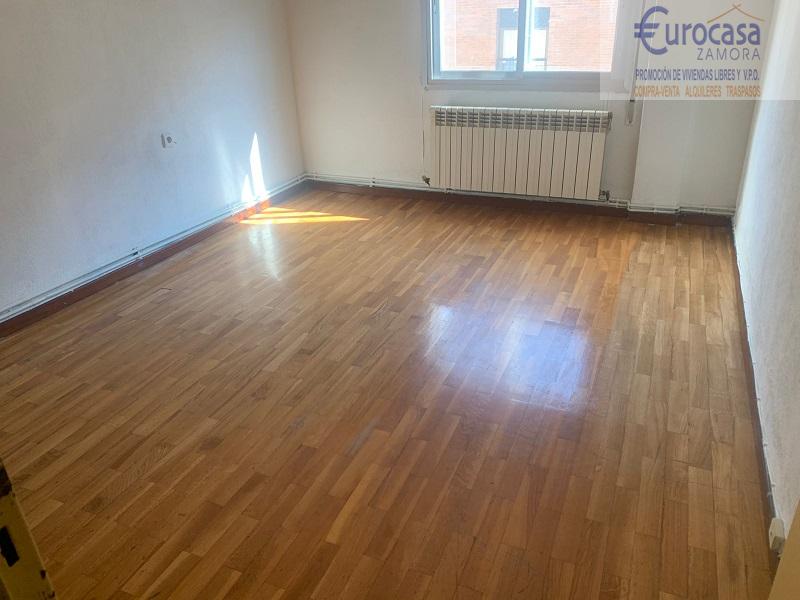 For sale of flat in Zamora