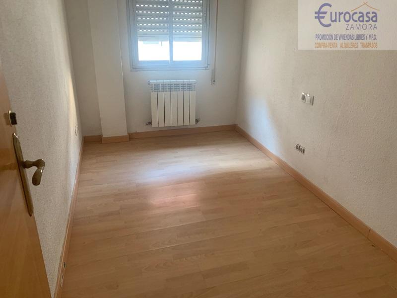 For sale of flat in Zamora