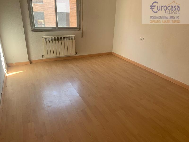 For sale of flat in Zamora
