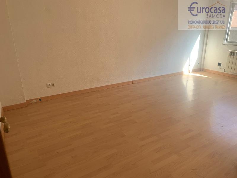 For sale of flat in Zamora