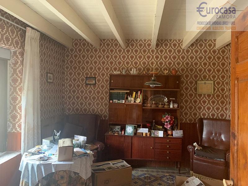 For sale of house in Zamora