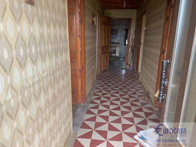 For sale of house in Zamora