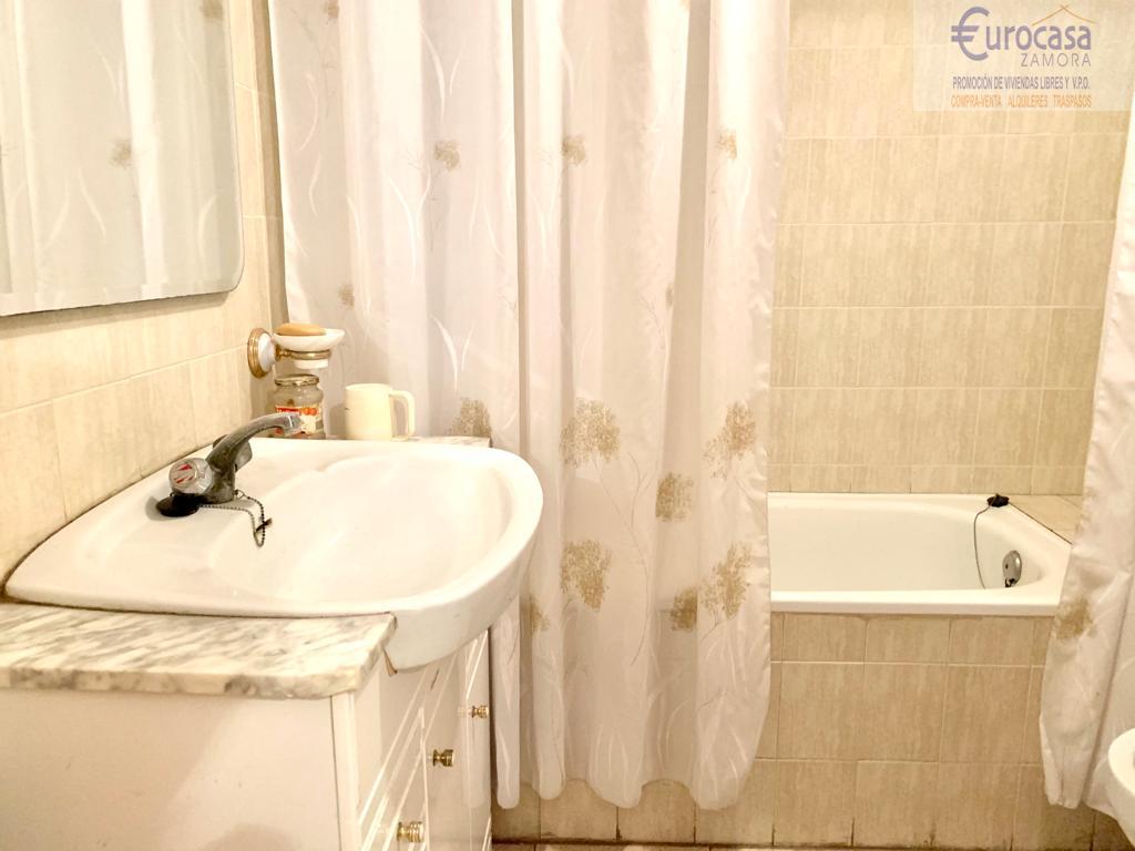 For sale of flat in Zamora