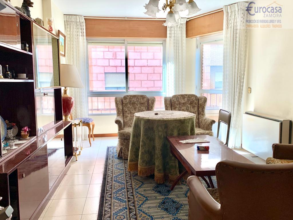For sale of flat in Zamora