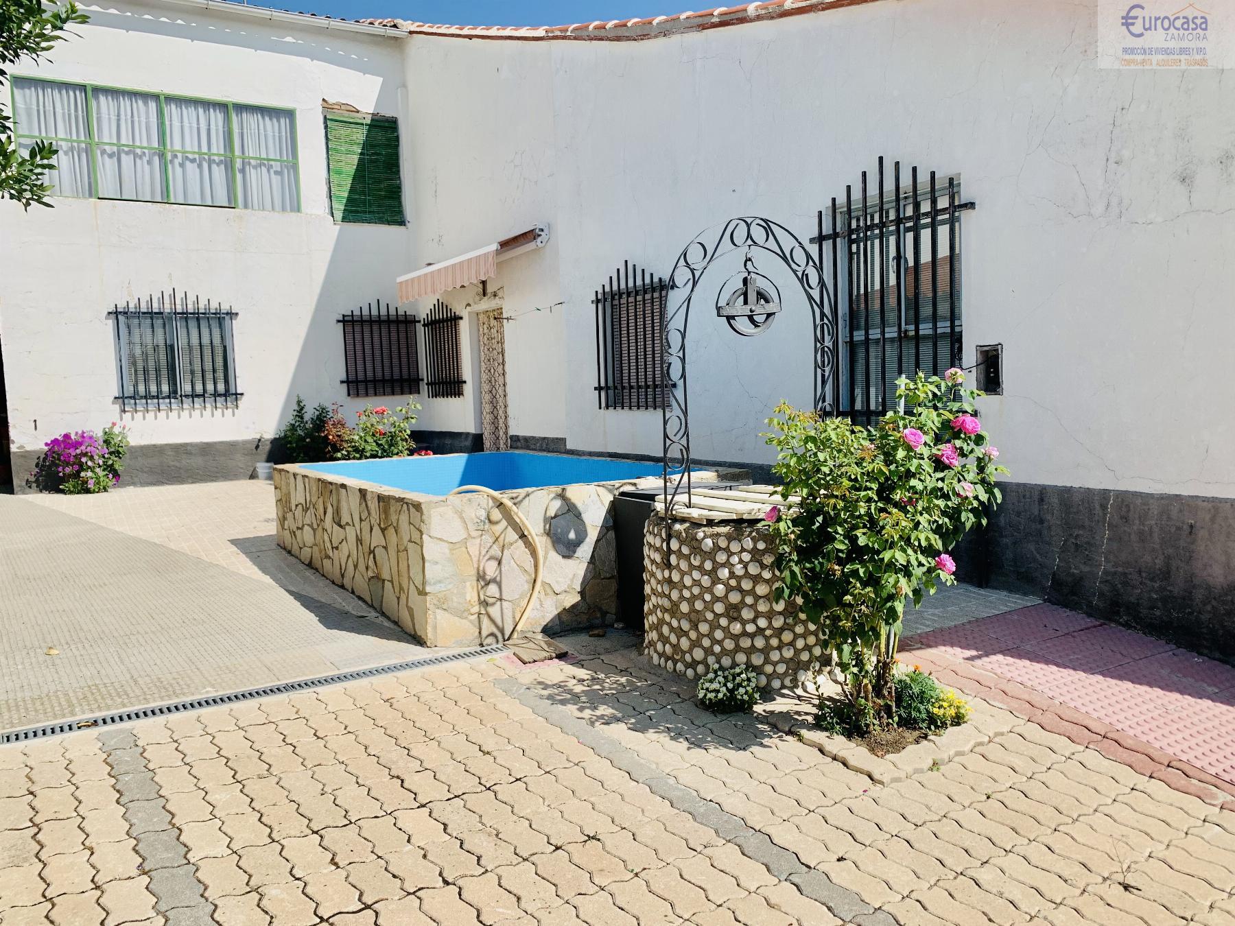 For sale of house in Morales del Vino