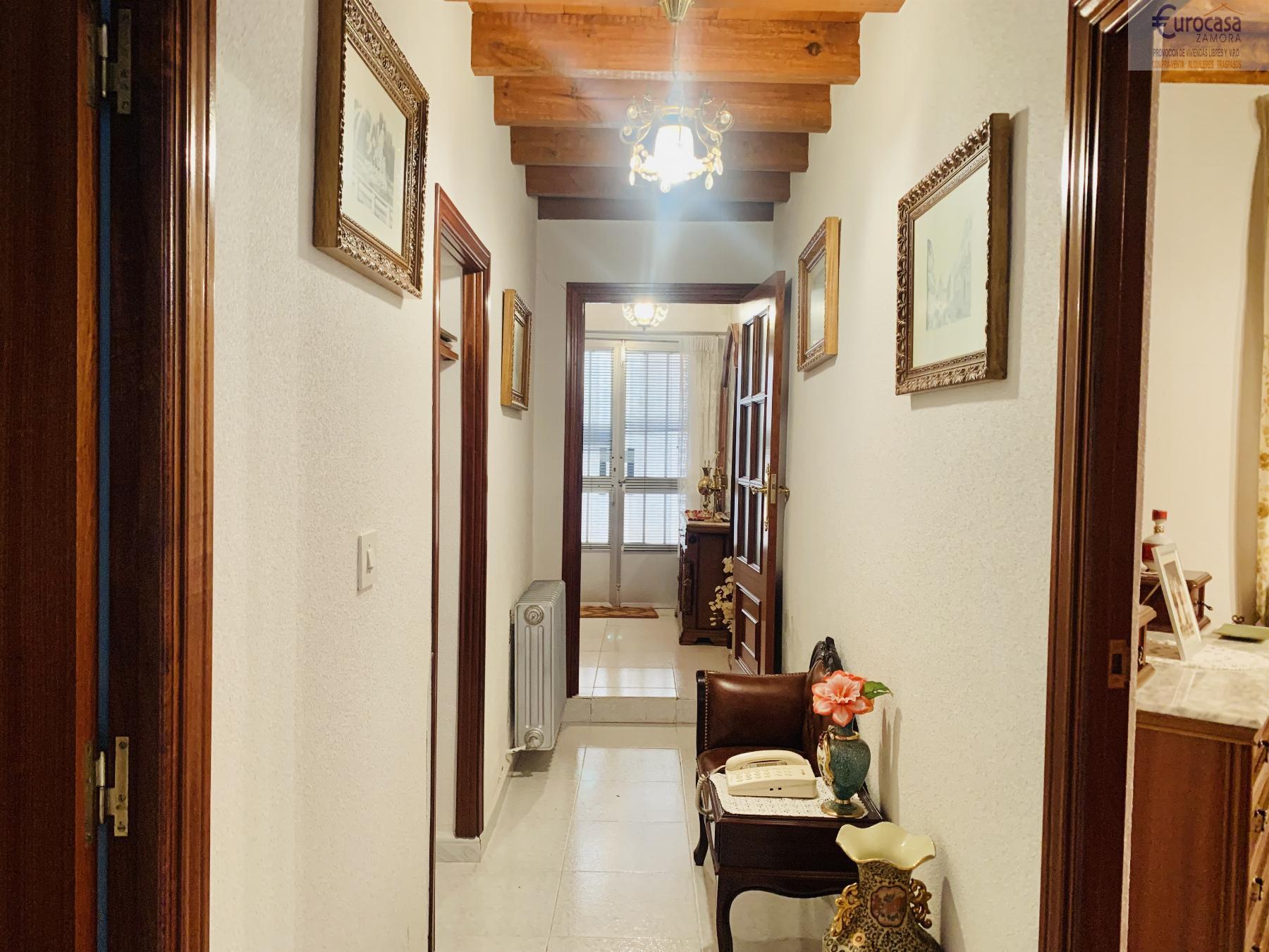 For sale of house in Morales del Vino