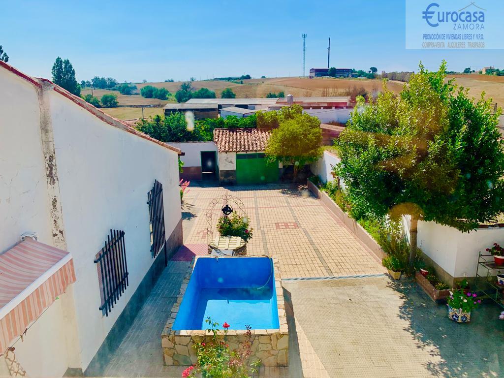 For sale of house in Morales del Vino