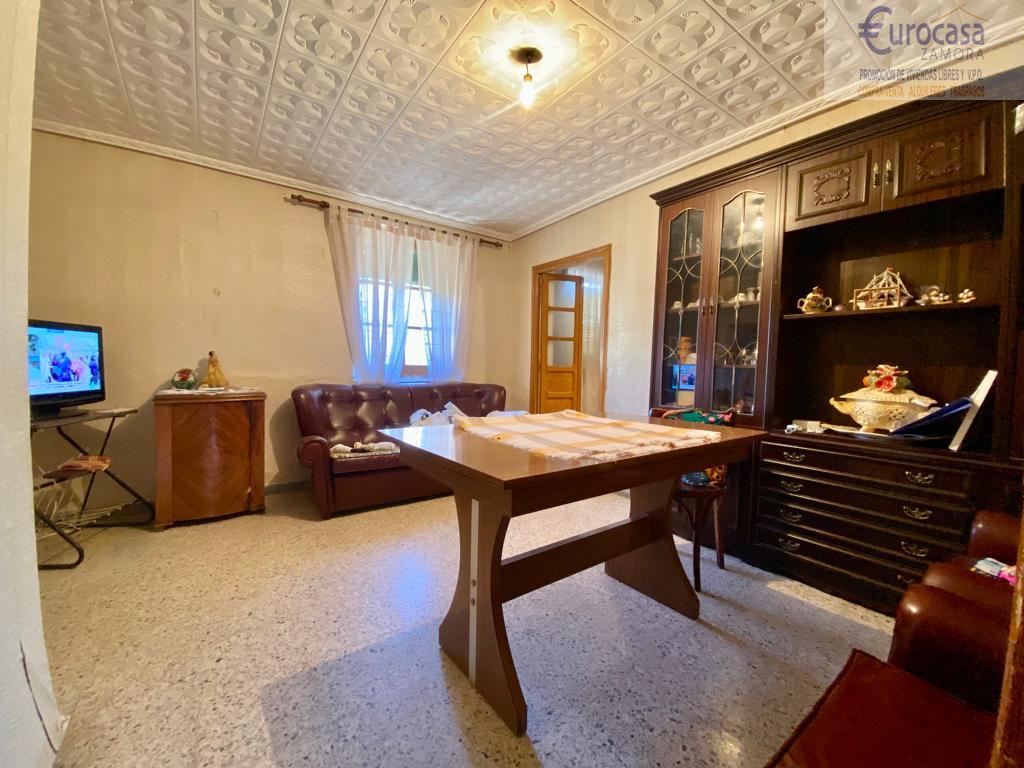 For sale of house in Zamora