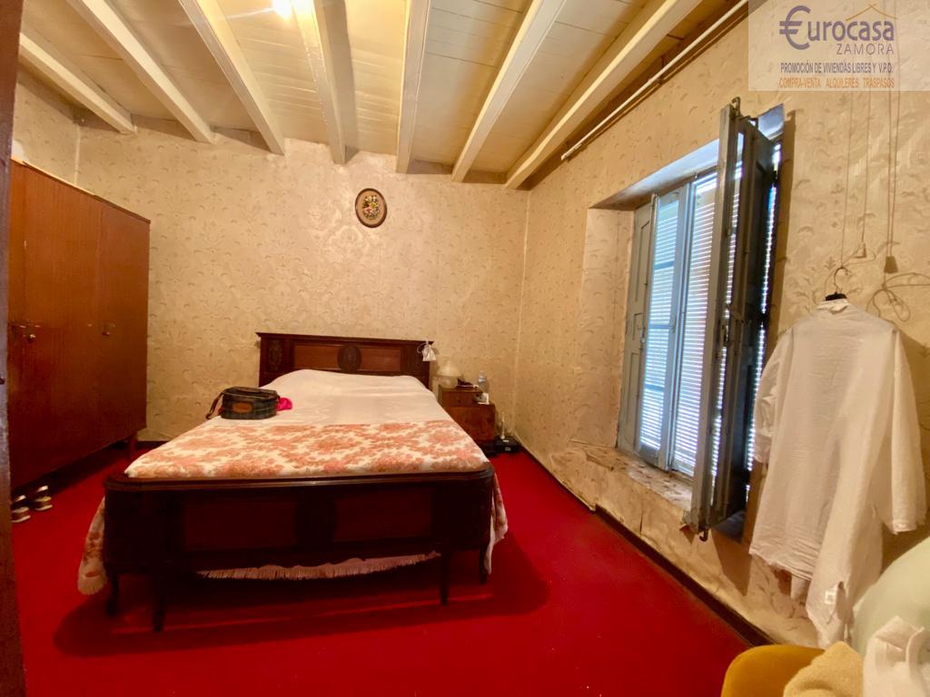 For sale of house in Zamora