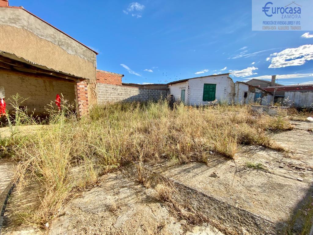 For sale of house in Zamora