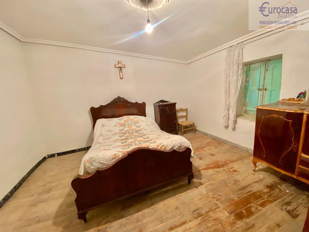 For sale of house in Zamora