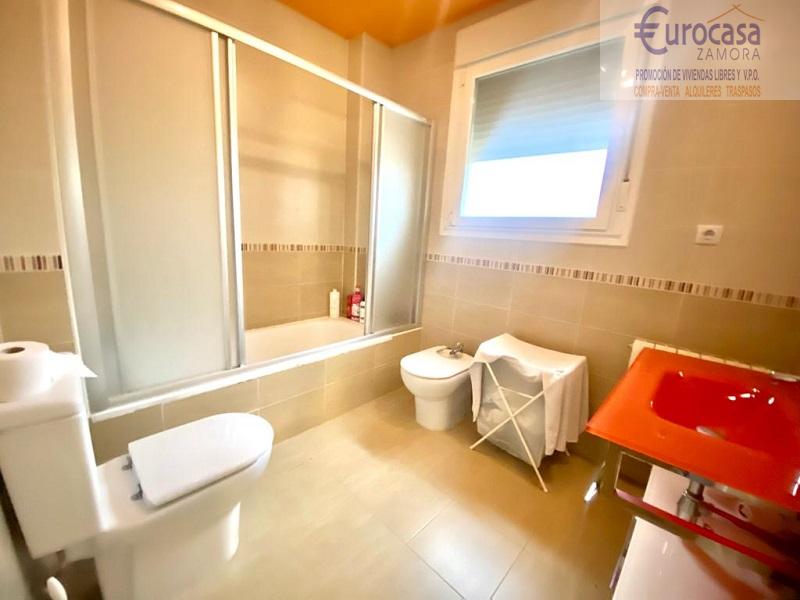 For sale of chalet in Zamora
