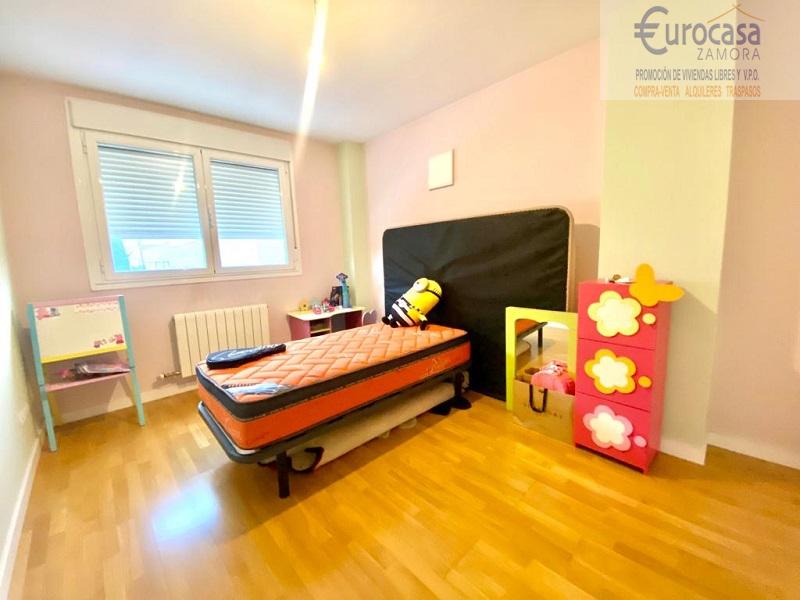 For sale of chalet in Zamora