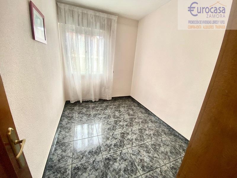 For sale of flat in Zamora